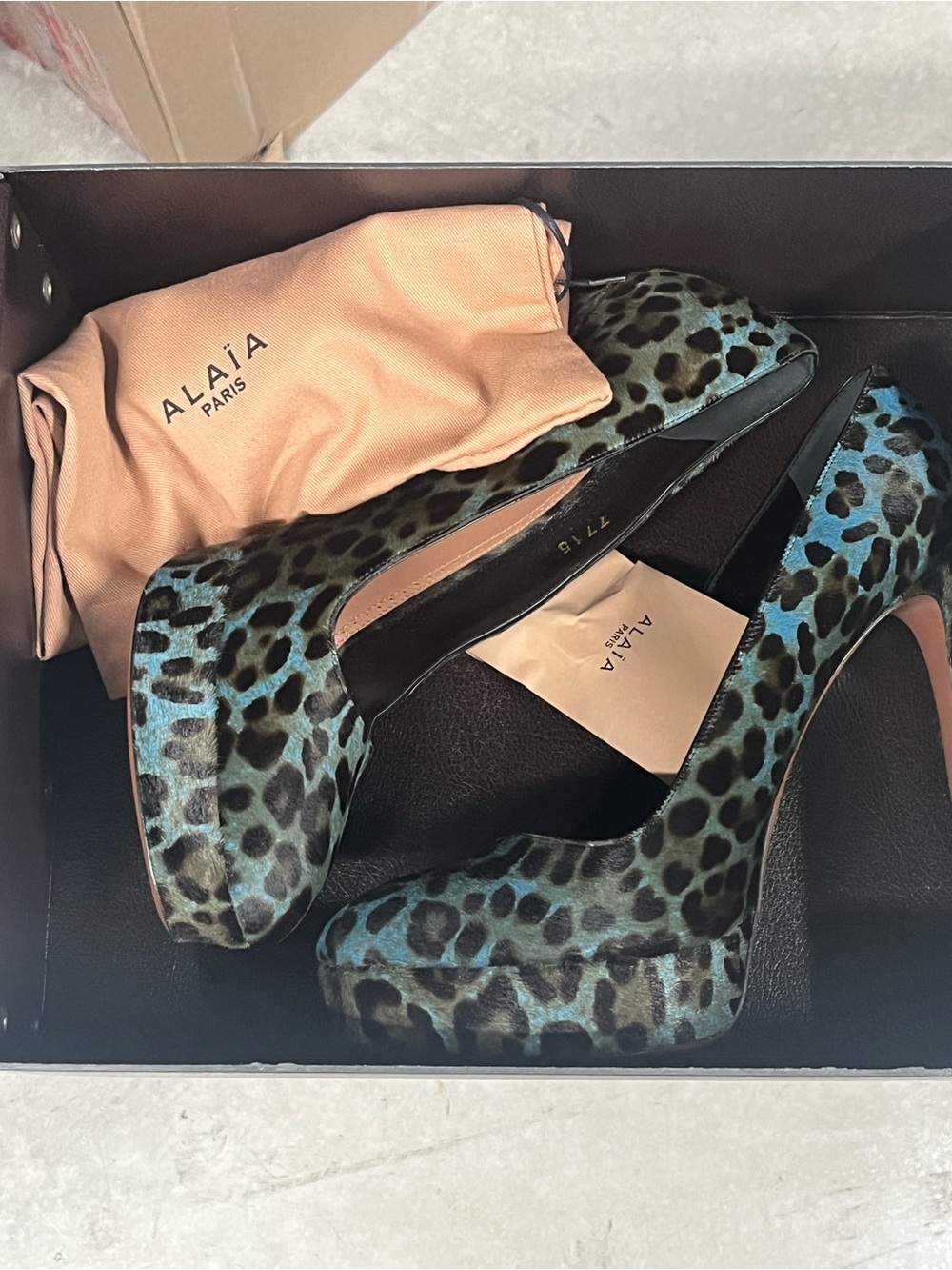 $1,600 Alaia shoes size 41
